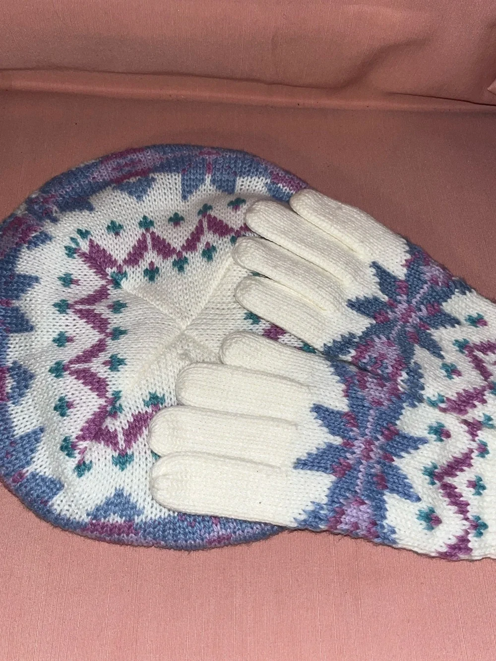 Vintage 80/90s Cream Knit Snowflake Gloves and Hat Set - Purple & Teal fairisle